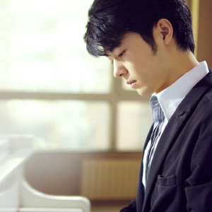 王霞的胸和奶头都凸出来了
